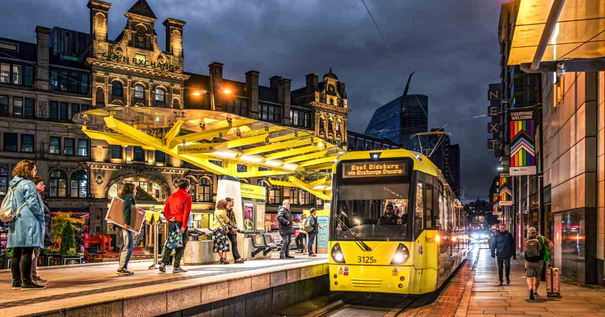 CAST Briefing 21: How public engagement can support reducing car use: A briefing for policy makers and communicators
